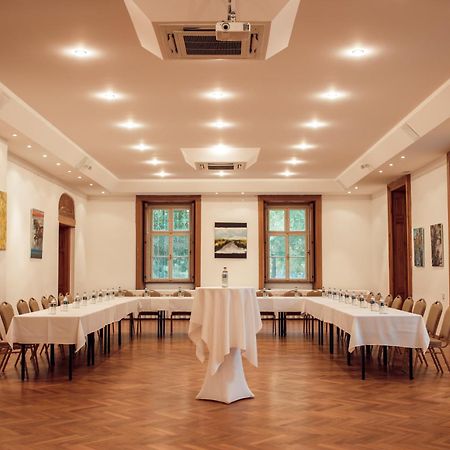 Hotel Kastiel Mojmirovce Luaran gambar