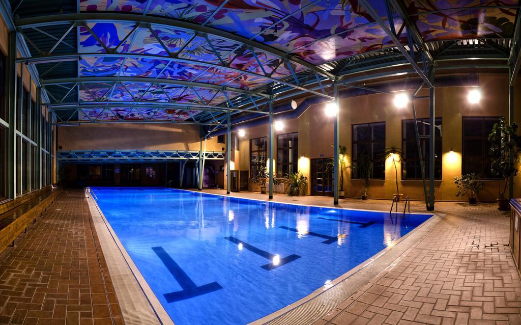 Hotel Kastiel Mojmirovce Luaran gambar