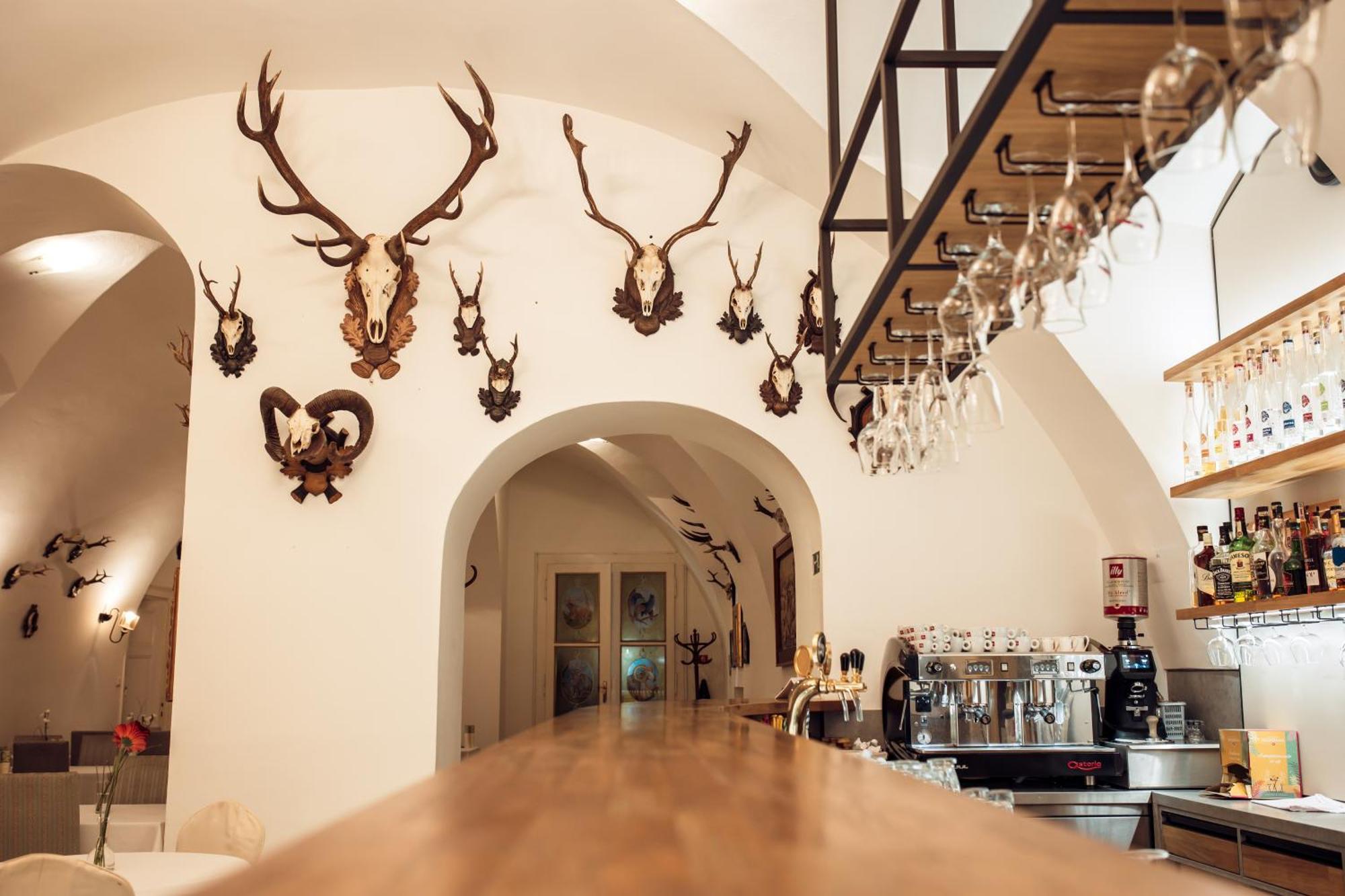 Hotel Kastiel Mojmirovce Luaran gambar