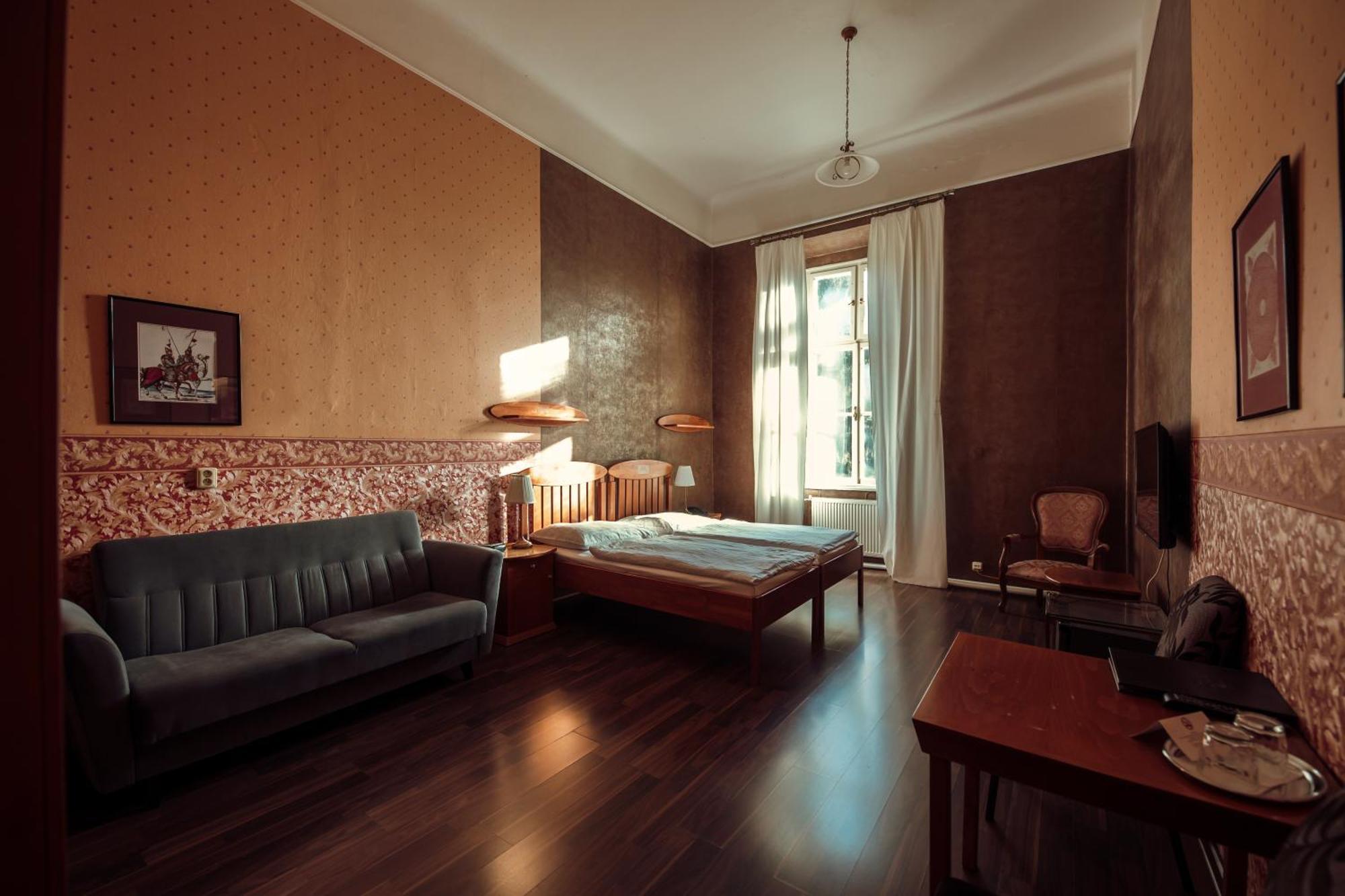 Hotel Kastiel Mojmirovce Luaran gambar