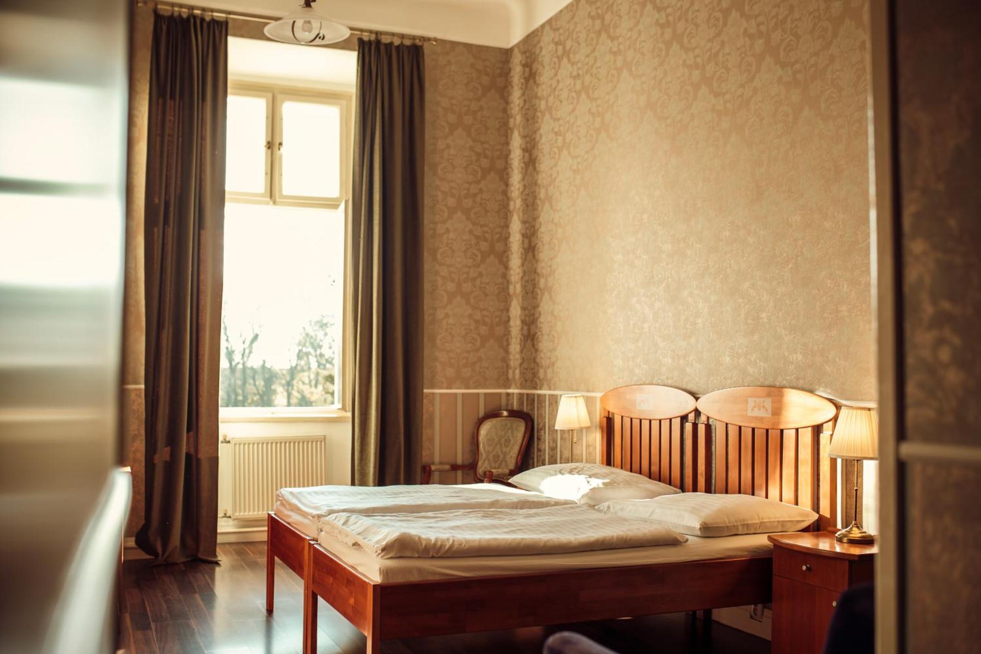 Hotel Kastiel Mojmirovce Luaran gambar