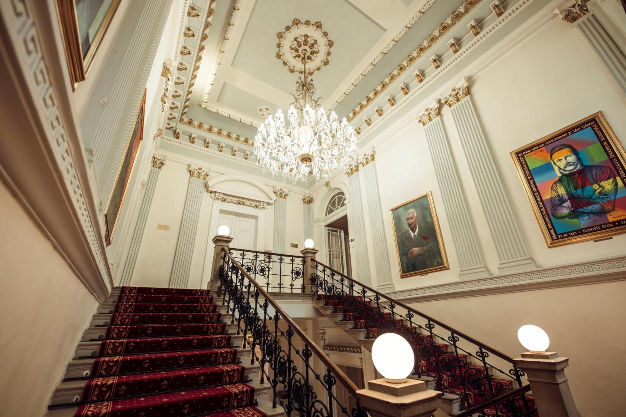 Hotel Kastiel Mojmirovce Luaran gambar