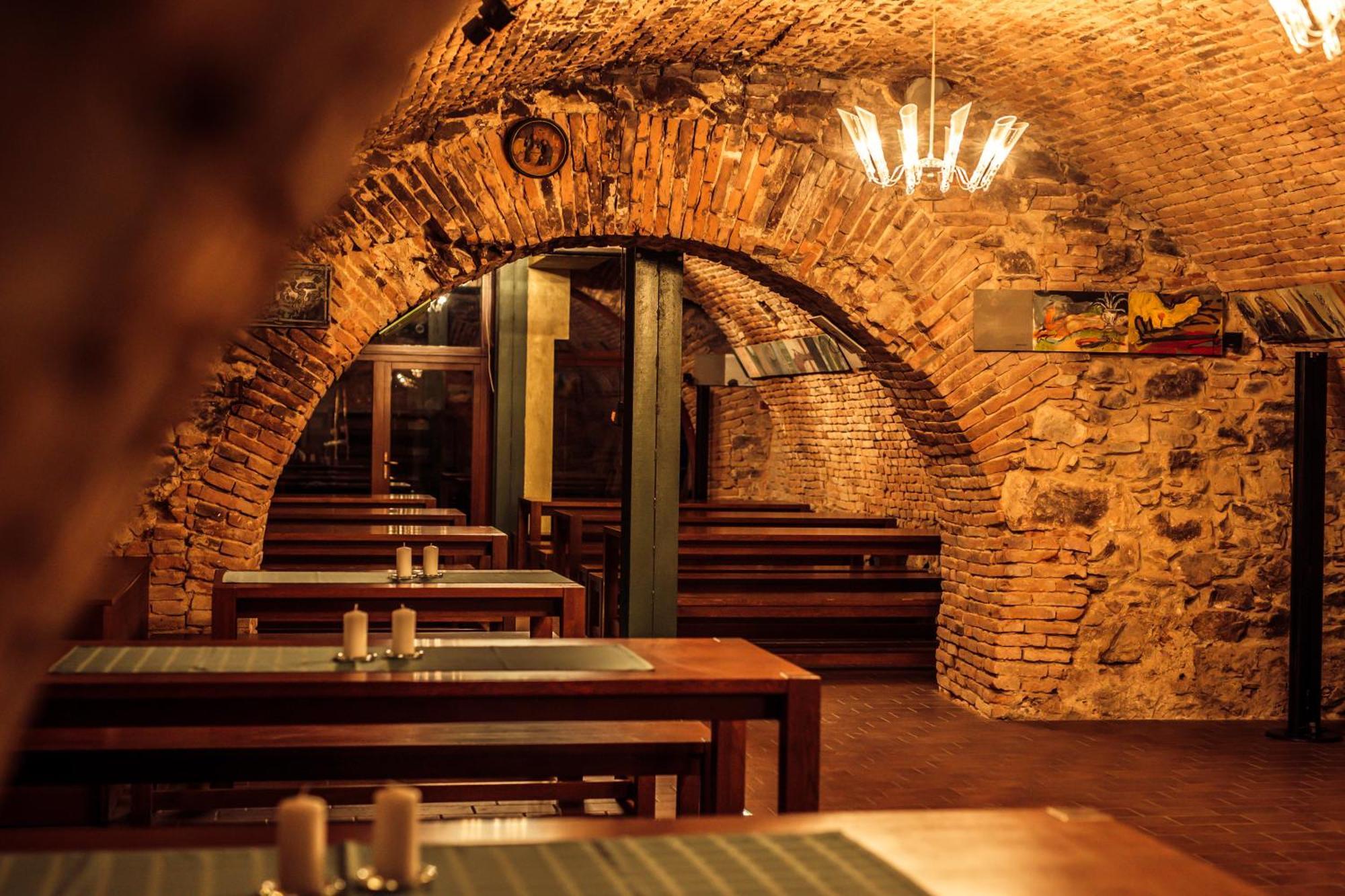 Hotel Kastiel Mojmirovce Luaran gambar
