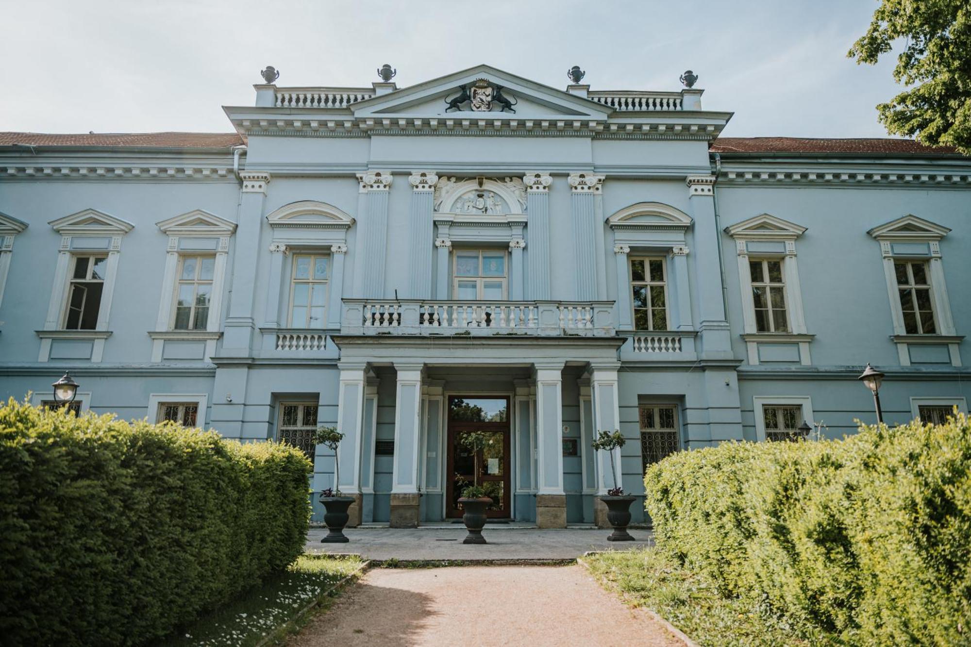 Hotel Kastiel Mojmirovce Luaran gambar